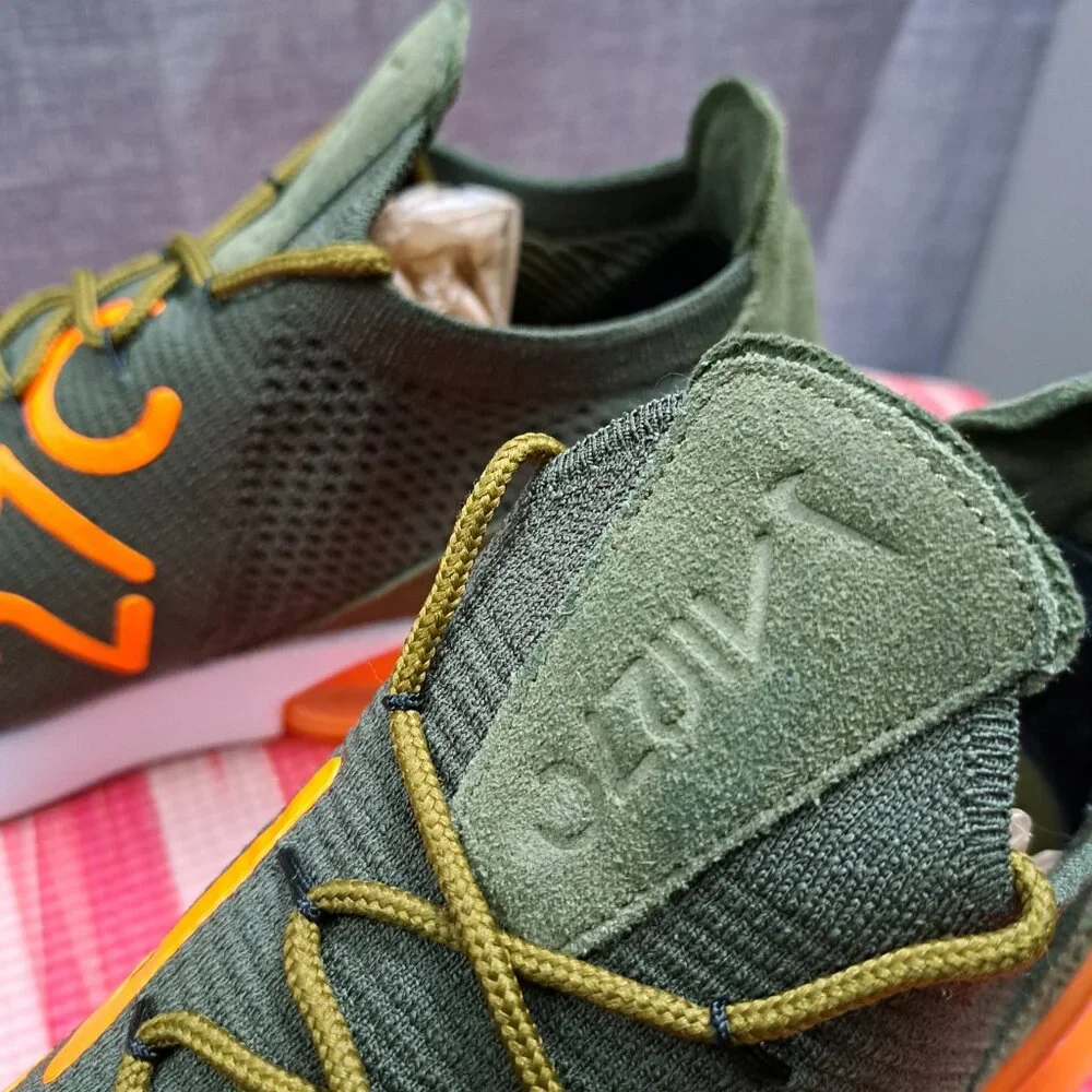 ! Nike Air Max 270 Flyknit Men 10.5 Olive Green Orange Men's Athletic Sneakers - Picture 14 of 14